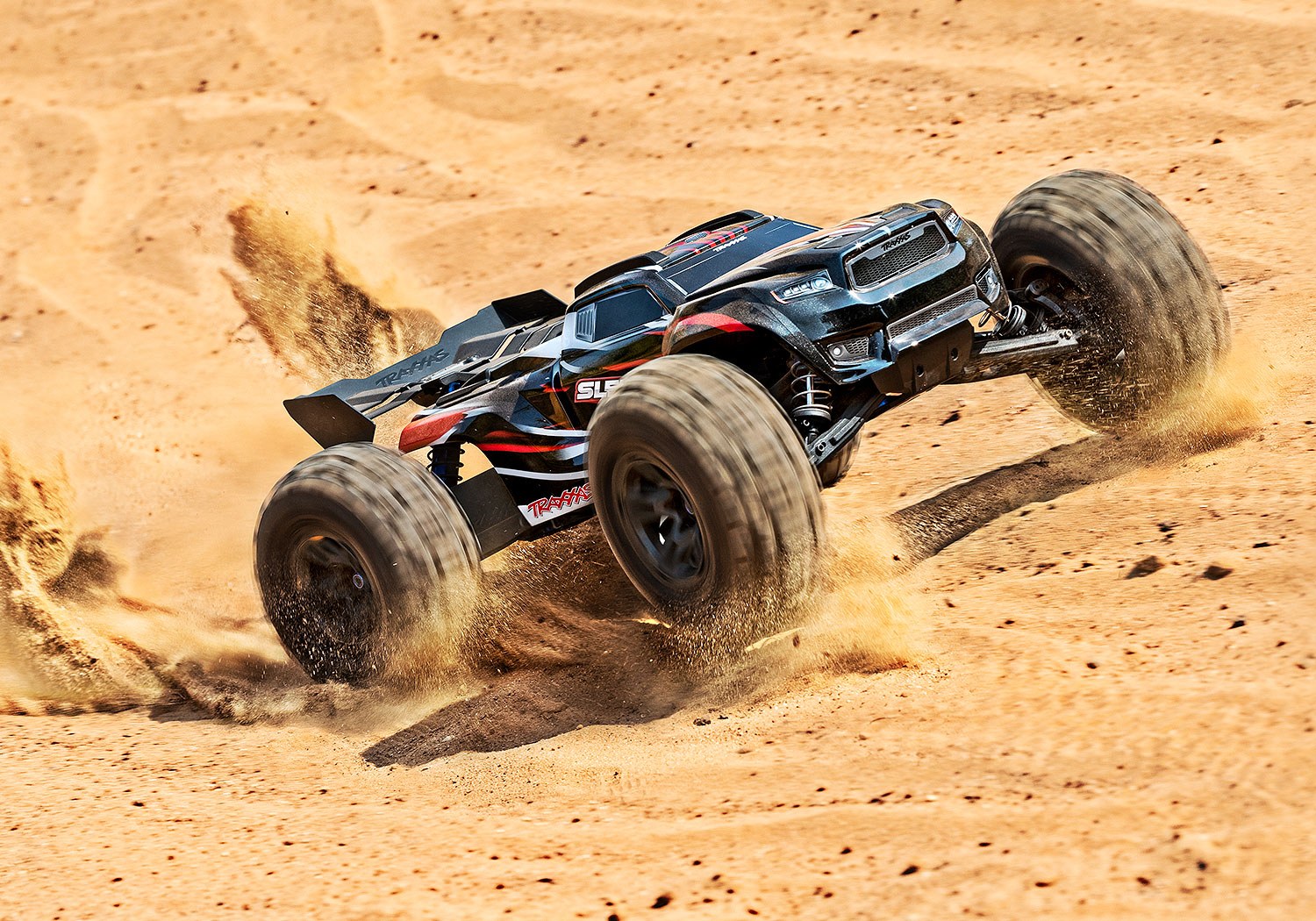 Traxxas sledge vs arrma kraton