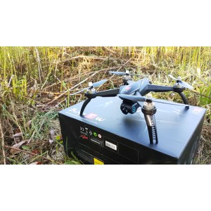 MJX Bugs B5W Квадрокоптер с камерой и GPS