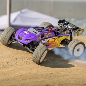 Радиоуправляемый трагги с ДВС Losi 1:8 8IGHT-T Nitro 4WD