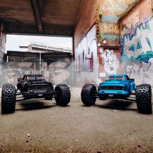 Радиоуправляемый Монстр 1:8 ARRMA Notorious 6S 4WD Brushless RTR (синий) 2019г ARA106044T2