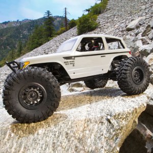 Краулер на радиоуправлении Axial 1/10 Wraith Spawn 4WD Rock Racer Brushed RTR (белый) AXID9045