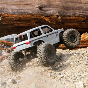 Краулер на радиоуправлении Axial 1/10 Wraith Spawn 4WD Rock Racer Brushed RTR (белый) AXID9045