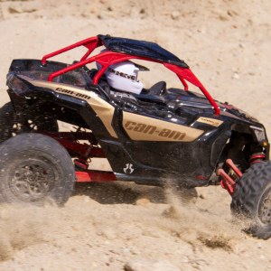 Радиоуправляемый багги Axial Yeti Jr. Can-Am Maverick 4WD 1:18 RTR AXI90069 