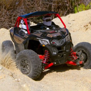 Радиоуправляемый багги Axial Yeti Jr. Can-Am Maverick 4WD 1:18 RTR AXI90069 