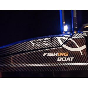 Прикормочный кораблик для рыбалки CARPBOAT X + XR500 GPS + XPilot с эхолотом FishFinder 750 DUO
