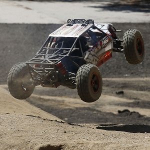 Багги двс бензин Losi 1/5 4x4 - Desert Buggy XL