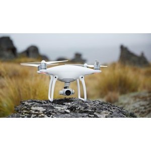 КВАДРОКОПТЕР DJI PHANTOM 4