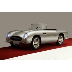 Бензиновый автомобиль Aston Martin DB5