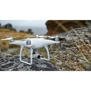 DJI Phantom 4 два аккумулятора