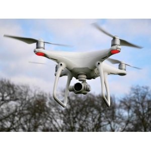 DJI Phantom 4 два аккумулятора