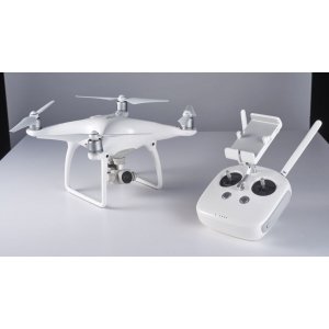 DJI Phantom 4 два аккумулятора