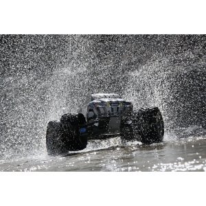 Модель TRAXXAS E-Maxx Brushless 1/10 4WD