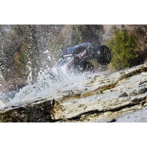 Модель TRAXXAS E-Maxx Brushless 1/10 4WD