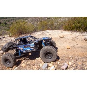 Краулер на радиоуправлении AXIAL RR10 Bomber 4WD