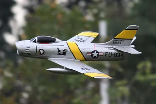 Модель самолета FreeWing F86 PNP (64мм)