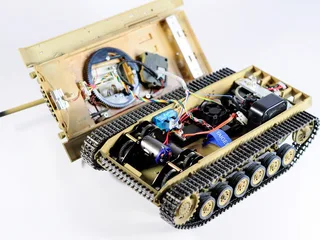 Радиоуправляемый танк Taigen 1/16 Panzerkampfwagen III (Германия) дым, свет V3 2.4G RTR пустыня TG3848-BD3.0 — фото 16