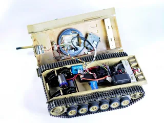 Радиоуправляемый танк пневматический Taigen 1/16 Panzerkampfwagen III (Германия) дым, свет V3 2.4G RTR камуфляж TG3848-BC3.0 — фото 8