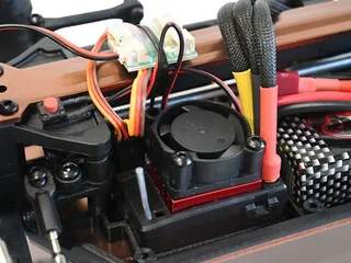 Радиоуправляемый монстр Remo Hobby Brushless (красный) 4WD 2.4G 1/14 RTR — фото 16