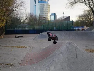 Радиоуправляемый монстр Remo Hobby MMAX (красный) 4WD 2.4G 1/10 RTR — фото 4