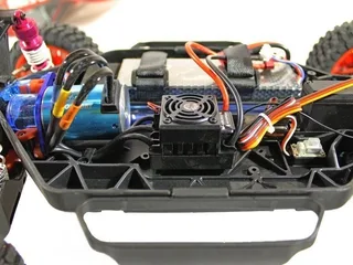 Радиоуправляемый шорт-корс Remo Hobby 9EMU Brushless (красный) 4WD 2.4G 1/8 RTR — фото 7