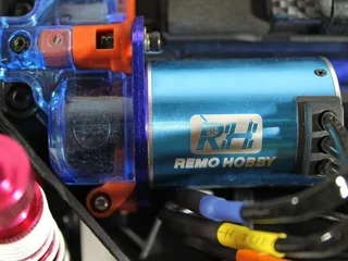 Радиоуправляемый шорт-корс Remo Hobby 9EMU Brushless (красный) 4WD 2.4G 1/8 RTR — фото 9