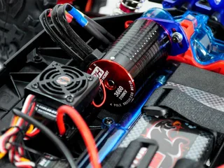 Радиоуправляемая трагги Remo Hobby EVO-R Brushless UPGRADE (красная) 4WD 2.4G 1/8 RTR — фото 10